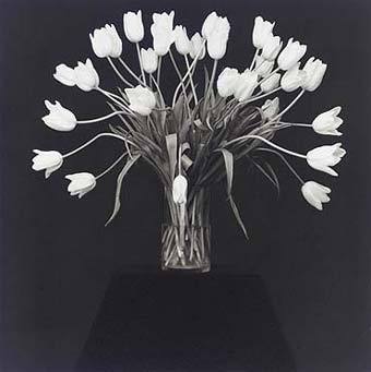 ���������� "Vase with White Tulips". ���� � ����� �������� Christie's