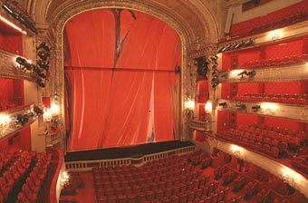 ���������� ��� � ����� Comedie-Francaise