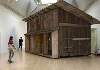 ������ "�����-�����-�����" � ������� Tate Modern. ���� � �����: http://www.tate.org.uk