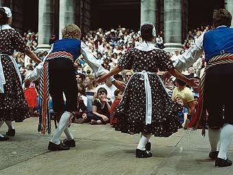 ����   Photos.com/Cube