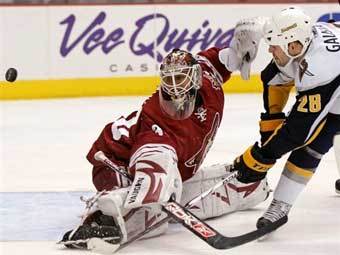 21 ������. ���� ��������� (�����) � ����� "������" - "�������" (6:2). ���� AFP