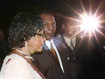 ������ ���� �������� ������� ����� ������� (�����) � ���� ������ (� ������) � �������������. ���� AFP