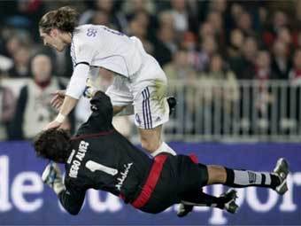 �������� �����: ������ ����� ("����") � ����� ����� ("��������"). ���� AFP