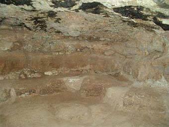 ������ � ������, � �������, ����������������, ���������� ������ ���������. ���� Rula Samain ��� The Jordan Times