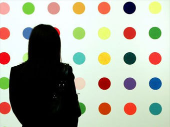 ����������� � ����� �� dot paintings ������. ���� AFP