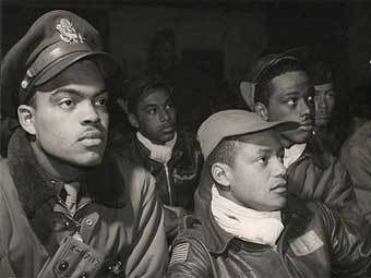 ������� 332 �������������� ���������� ("������ ��������") � 1945 ����. ���������� � ����� ���������� ��������� ���