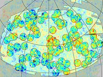 ������������ �������������� (�������� �������) � ����������� (�������� �����) �� ����� ����������� ���������. ���� B. Granett/M. Neyrinck/I. Szapudi