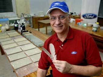 ��������� ������������� ��������� �������� Ford Motors ��� ������ (Rick Baker) ������������� ������ ����� � ����������� ��������, �������������� � �� ��������������. ���� AFP