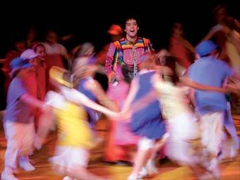 ����� �� ������� "Joseph and the Amazing Technicolour Dreamcoat" � ����� josephthemusical.com