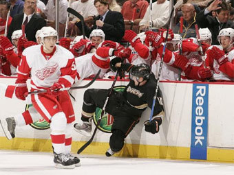 ������ ����� "�������" - "�������". ���� � ����� redwings.nhl.com