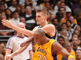 ������ ��������� � ���� ������� ( 24). ���� &copy;AFP