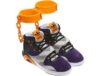  Adidas