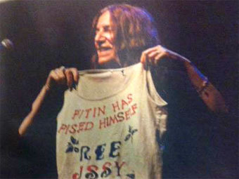  .   Twitter Free Pussy Riot