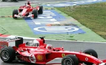 ������ ������� ��������� (������) � ������� �������� ����������� ����� � �����. ���� Reuters, 12 �������� 2004 ����