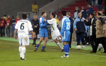 ������� "������" ��������� ������� (� ����� �����) ��������� � ������� "���������" � �����, ������� ���������� ������ 2:2 � ���� �������� ��� ��������. ���� �. ���������� � ������������ ����� "������"